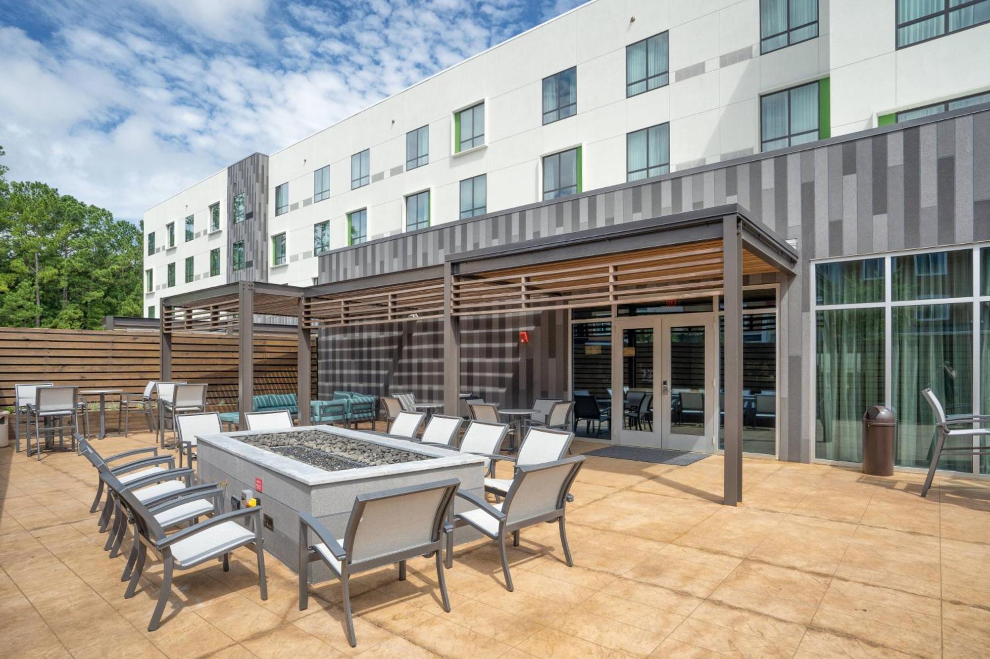 Отель Courtyard By Marriott Charleston-Север Чарлстон Экстерьер фото
